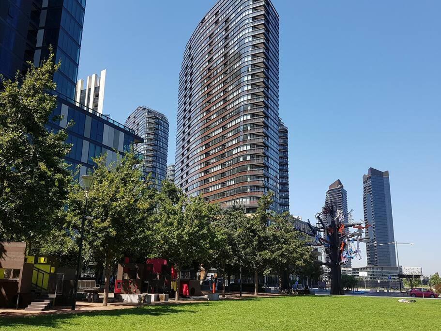 Melbourne Docklands Riverside Views Eksteriør bilde